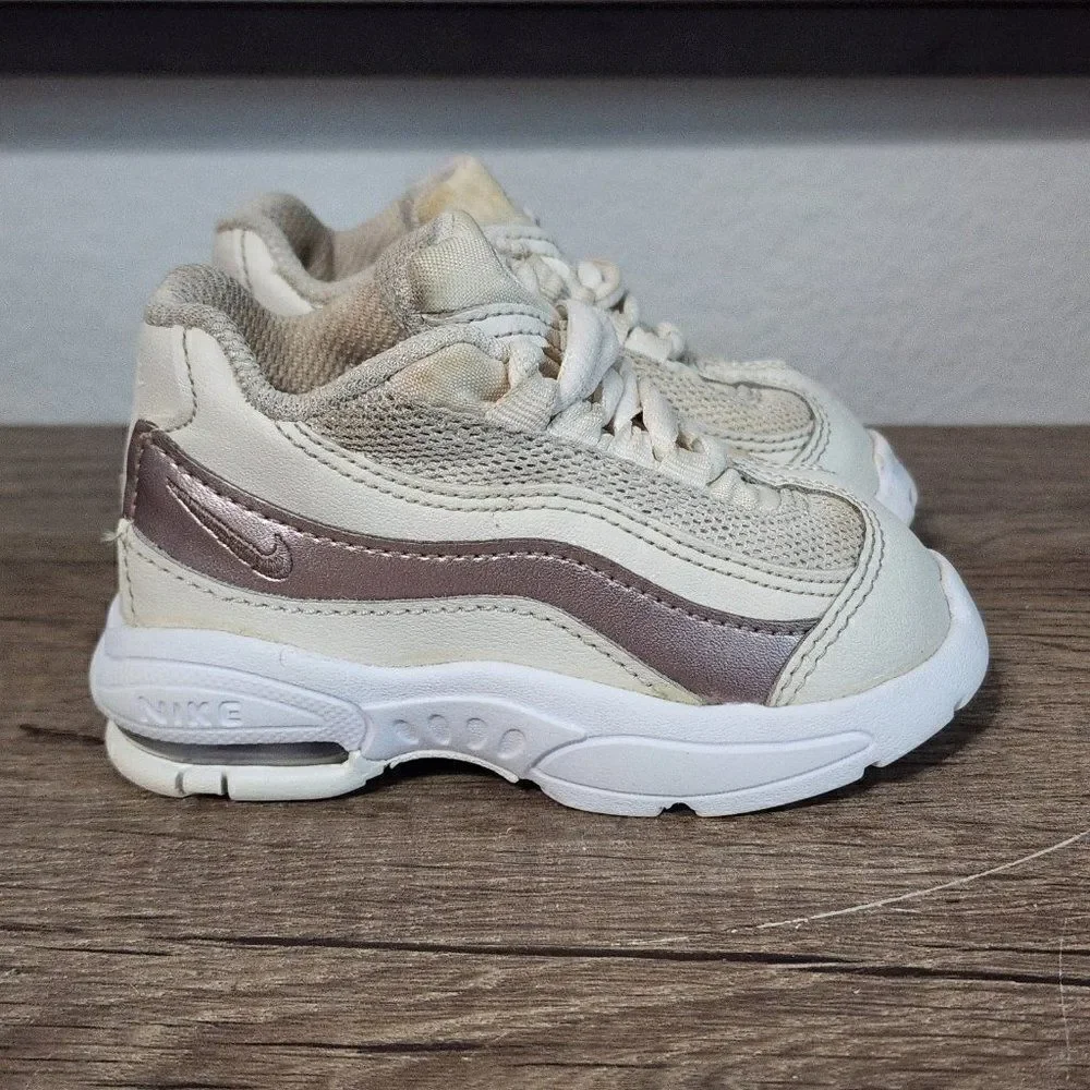 Nike Air Max 95 Youth Athletic Shoes Size 4C White